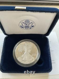 2010-W AMERICAN EAGLE99.9% Silver 31.072g One Troy Oz West Point Mint