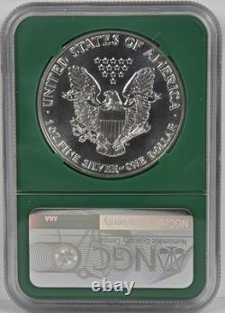 1986 (S) et 1987 (S) Aigles d’argent Green Core S$1 MS69 provenant d’une boîte scellée de l’US Mint
