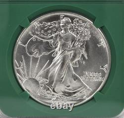 1986 (S) et 1987 (S) Aigles d’argent Green Core S$1 MS69 provenant d’une boîte scellée de l’US Mint