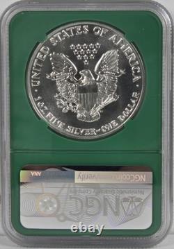 1986 (S) et 1987 (S) Aigles d’argent Green Core S$1 MS69 provenant d’une boîte scellée de l’US Mint