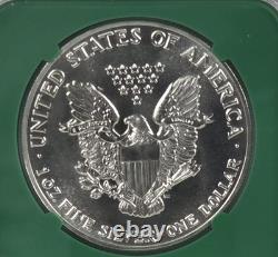 1986 (S) et 1987 (S) Aigles d’argent Green Core S$1 MS69 provenant d’une boîte scellée de l’US Mint