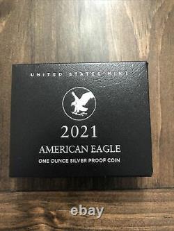 2021-w Us Mint American Eagle One Ounce Pièce De Preuve En Argent En Main