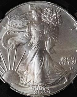 2024 (P) American Silver Eagle avec Marque Privée Étoile Premières Émissions NGC MS70