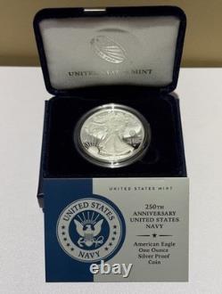 250e anniversaire de la Marine américaine Pièce en argent d'une once, épreuve aigle américain en main