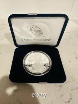 250e anniversaire du Corps des Marines des États-Unis - Pièce en argent de preuve d'une once avec aigle américain