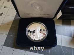 - 250e anniversaire du Corps des Marines des États-Unis - Pièce en argent proof d'une once avec aigle américain