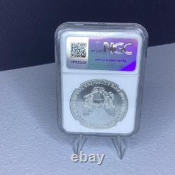 Aigle en Argent 1988 Production Précoce NGC MS69 Étiquette du Livre Rouge
