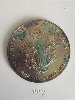 American Eagle 1992 en argent de 1 once avec patine arc-en-ciel
