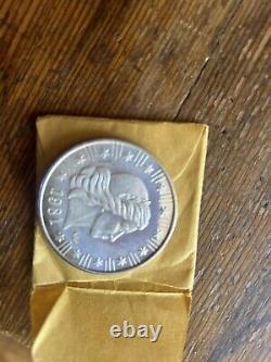 Dix, '81 Aigle américain Monde Wide Mint 1 oz Rondes en argent fin. 999 Fine