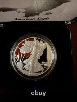 Ensemble Félicitations 2025 W Proof Silver Eagle avec emballage d’origine et certificat d’authenticité
