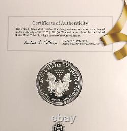Ensemble de félicitations de la Monnaie américaine pour l'année 2013 avec la pièce de monnaie en argent American Eagle d'une once en version épreuve.