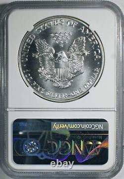 Erreur de frappe de l'aigle en argent américain de 1990 NGC MS-69