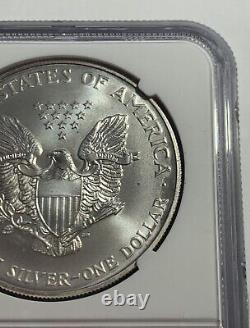 Erreur de frappe de la Monnaie Ngc de 1996 $1 American Silver Eagle en qualité MS69 avec défauts d'estampage sur l'avers et le revers