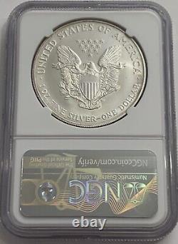 Erreur de frappe de la Monnaie Ngc de 1996 $1 American Silver Eagle en qualité MS69 avec défauts d'estampage sur l'avers et le revers