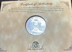 L’édition colorisée de l’Aigle d’argent américain Millennium 2000, chacune avec numéros de série