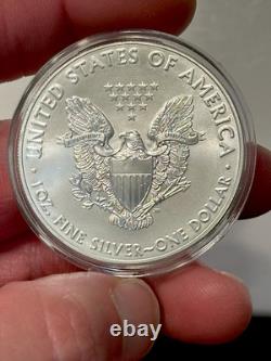 Lot de 5 American Silver Eagles 2000, 2001, 2013, 2014, 2018 dans des capsules BU