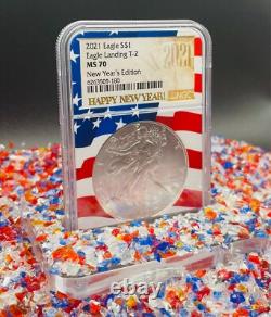Mint ! Édition du Nouvel An 2021 $1 Silver Eagle T-2 NGC MS70 Noyau Drapeau US Rare
