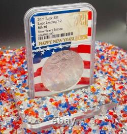Mint ! Édition du Nouvel An 2021 $1 Silver Eagle T-2 NGC MS70 Noyau Drapeau US Rare