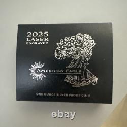 Pièce Proof American Silver Eagle d’une once gravée au laser 2025 en main, expédition immédiate