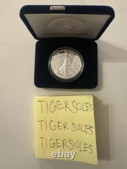 Pièce de monnaie en argent en proof d'une once American Eagle du 250e anniversaire de la Marine des États-Unis