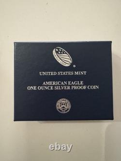 Pièce de monnaie en argent en proof d'une once American Eagle du 250e anniversaire de la Marine des États-Unis