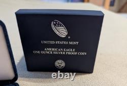 Pièce en argent Proof d'une once avec aigle américain pour le 250e anniversaire de la Marine des États-Unis