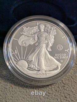 Pièce en argent Proof d'une once avec aigle américain pour le 250e anniversaire de la Marine des États-Unis