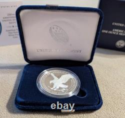 Pièce en argent Proof d'une once avec aigle américain pour le 250e anniversaire de la Marine des États-Unis