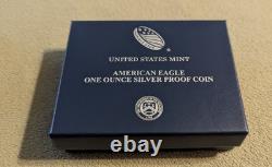 Pièce en argent Proof d'une once avec aigle américain pour le 250e anniversaire de la Marine des États-Unis