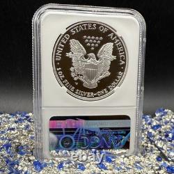 Preuve 2001 W $1 Aigle d’argent NGC PF70UC Étiquette brune moderne 1 sur 6885 Mint