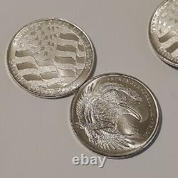 Tube en argent de 1/10 once d'aigles américains avec drapeau américain - 50 pièces - 1 rouleau